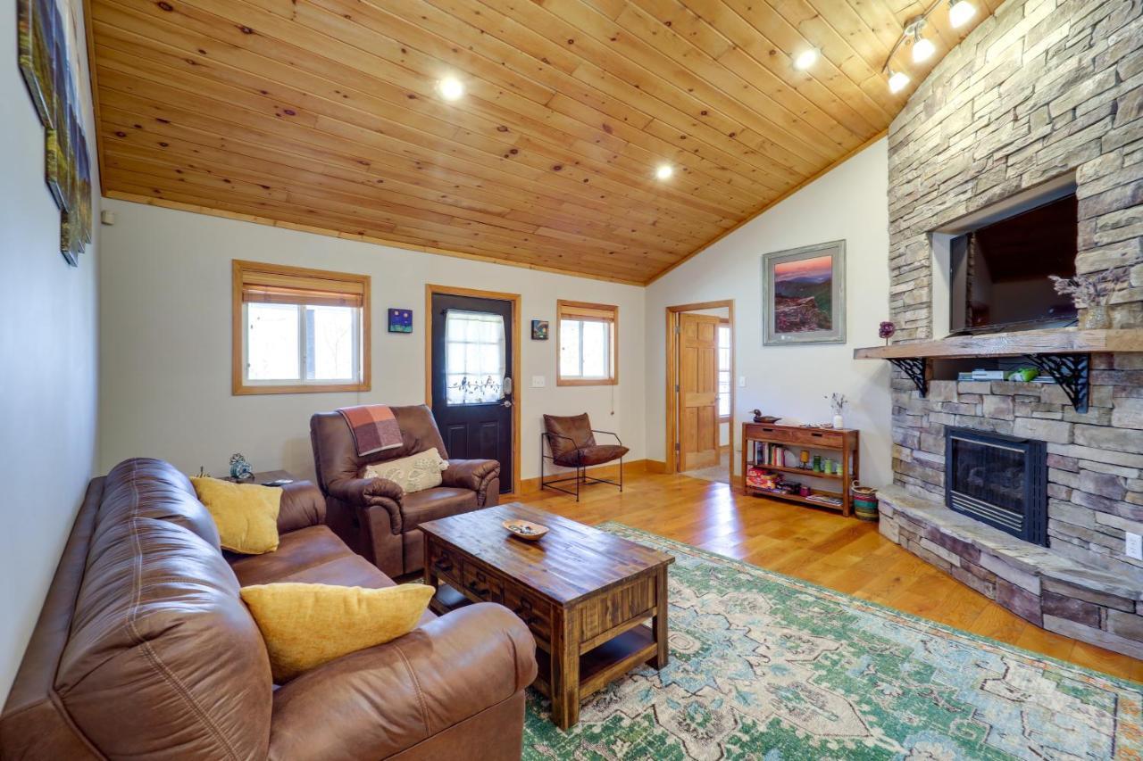 Pet-Friendly Spruce Pine Cabin With Private Fire Pit Luaran gambar