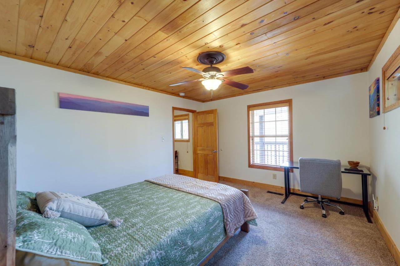 Pet-Friendly Spruce Pine Cabin With Private Fire Pit Luaran gambar
